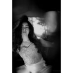 Yukti Kapoor Instagram - See black & white Think in grey & Love in Colours 🌈♥️ 📸 @deepali_td MUA @smrutibhurke_mua ♥️♥️