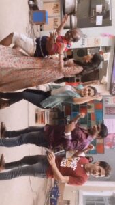 Yukti Kapoor Instagram - Let’s do #bigginishoot 👻 Sunday fun day at work with my lovelies 🌸♥️ @bhavikasharma53 @ajayjaysingjadhav @the_ashwanirathore @satyapalartist #reels #reelitfeelit #onset #maddamsir #actorslife #bigginishoot