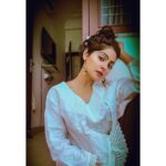 Yukti Kapoor Instagram – थोडा सा रफू करके देखिए ना 
फिर से नयी सी लगेगी ,

ज़िन्दगी ही तो है । ♥️

#gulzar #shayari