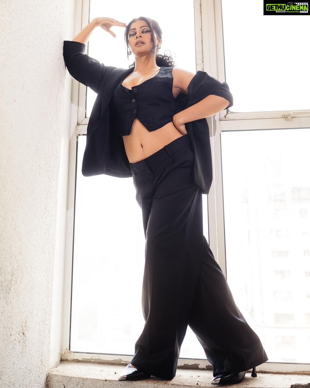 Yukti Kapoor Instagram - ➰ #photoshoot #fashionable #fashionstyle #photooftheday #style