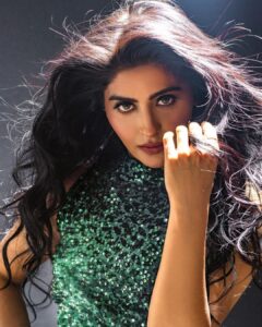 Yukti Kapoor Instagram - Wishing y’all a sparkling New Year! Happy 2023! 🍭🌈 #happy2023 

May God give strength to y’all and bless you to achieve whatever you want in your life 💯🫶🧿

📸 @tejpal_nagi 
MUA @ansarireshma_makeup
Styling @styling.your.soul