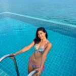 Aahana Kumra Instagram - The only Monday Blues I know 🐬🌊👙🐚☀️ #mondayblues #maldives . . . . #monday #mondaymotivation #poolbaby #beachbaby #bikini #blue #ocean #oceanlover #bluesea #aahanakumra Finolhu Baa Atoll
