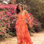 Aahana Kumra Instagram - In full bloom 🌸🌸🌸🌸💕💕💕 #earthday #happyearthday #summerblooms #tuesday Photography : @yashjangidphotography Styling and concept : @abhimanyusinghtomarr Make up and hair : @omsenmakeup . . . . #jaipur #rajasthan #sunmer #pink #pinkpinkpink #bloom #infullbloom #blooms #photography #aahanakumra #summervibes #summerishere Jaipur - The pink city