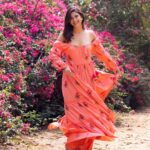 Aahana Kumra Instagram - In full bloom 🌸🌸🌸🌸💕💕💕 #earthday #happyearthday #summerblooms #tuesday Photography : @yashjangidphotography Styling and concept : @abhimanyusinghtomarr Make up and hair : @omsenmakeup . . . . #jaipur #rajasthan #sunmer #pink #pinkpinkpink #bloom #infullbloom #blooms #photography #aahanakumra #summervibes #summerishere Jaipur - The pink city