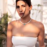 Aahana Kumra Instagram - Perhaps time’s definition of coal is the diamond 💍 🌞🌸💫🌙 Photography @yashjangidphotography Styling @abhimanyusinghtomarr Hair & Make up: @omsenmakeup Location : @dyore_experiences . . . . #photoshoot #jaipur #rajasthan #photography #aahanakumra #monday #mondayblues #motivationmonday #mondaymood Jaipur - The pink city