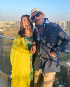 Aahana Kumra Instagram - Meri Eidi 🌙🫶💕💫 @naseeruddin49 @apnabhidu 🥳❤️ #eidmubarak 🫶 #eid . . . . #saturdate #saturday #saturdaze #saturdays #aahanakumra #eidoutfit Mumbai - मुंबई