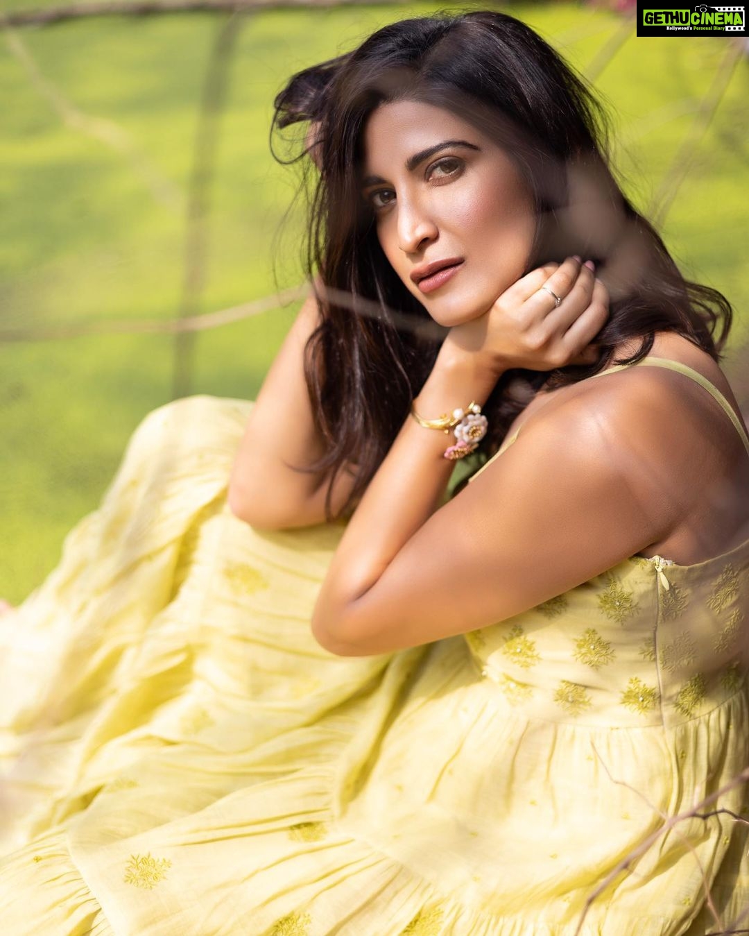 Aahana Kumra Instagram - The endless days of Summer πππΏπ¦ Photography @yashjangidphotography Styling @abhimanyusinghtomarr Hair & Make up: @omsenmakeup Outfit : @gazalmishraofficial . . . . #photoshoot #jaipur #rajasthan #photography #aahanakumra #wednesday #wedensdaywisdom Jaipur - The pink city