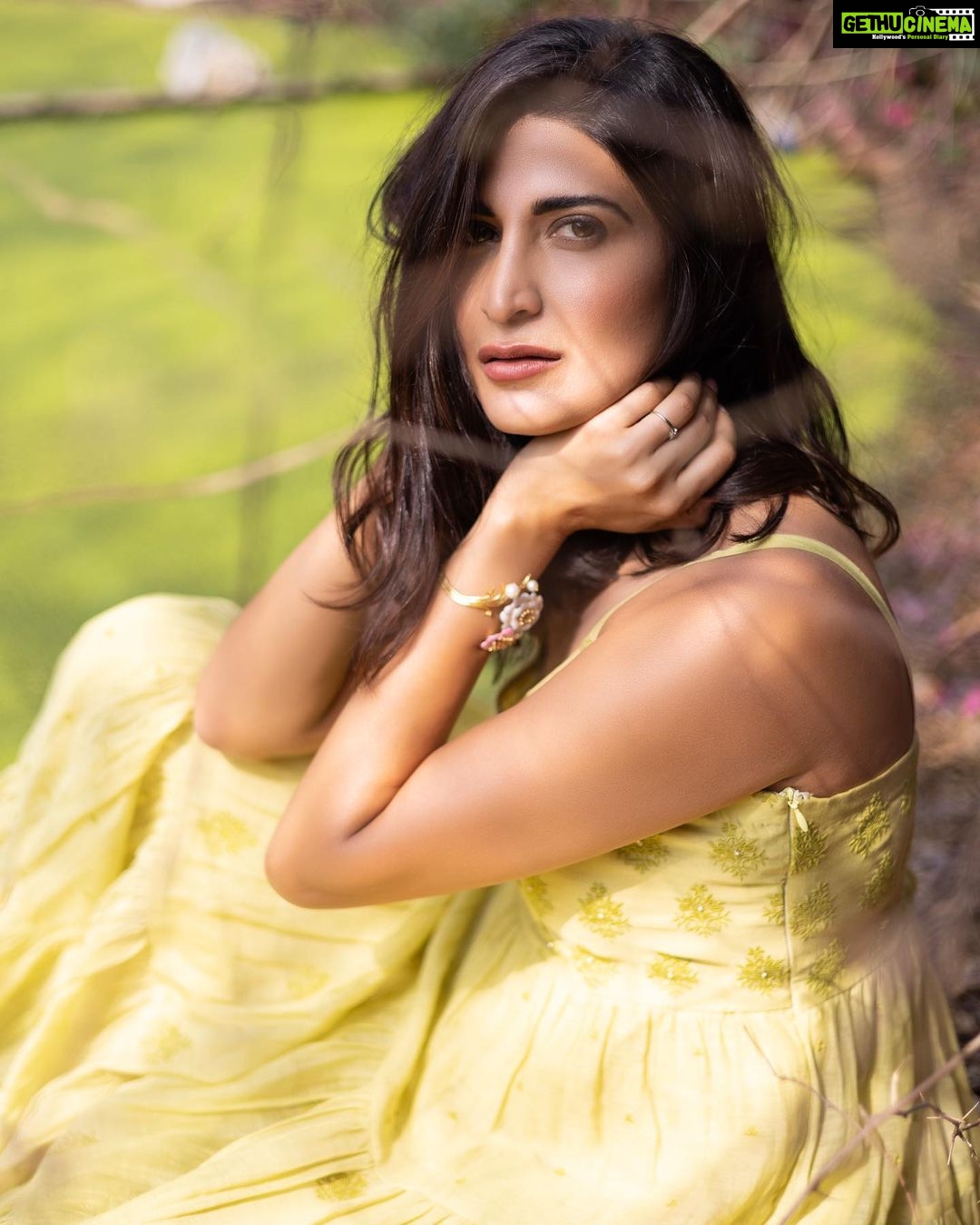 Aahana Kumra Instagram - The endless days of Summer πππΏπ¦ Photography @yashjangidphotography Styling @abhimanyusinghtomarr Hair & Make up: @omsenmakeup Outfit : @gazalmishraofficial . . . . #photoshoot #jaipur #rajasthan #photography #aahanakumra #wednesday #wedensdaywisdom Jaipur - The pink city