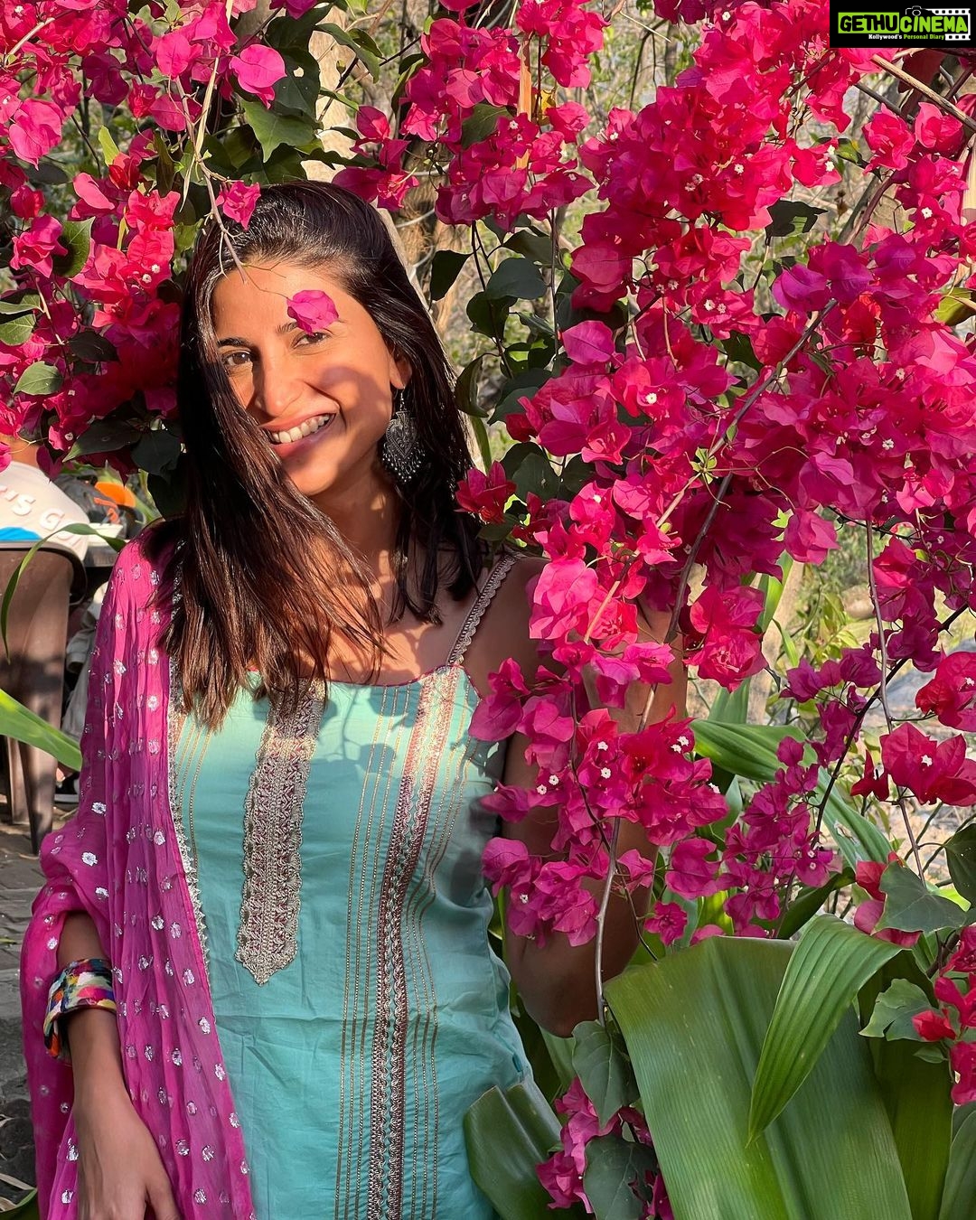 Aahana Kumra Instagram - Baisakhi Di Lakh Lakh Vadhaiyaan 🌞🌸🌾🫶💕🙏 #happybaisakhi . . . . #baisakhi #aahanakumra #harvestseason #harvest #harvesting #sun #summer Rishikesh ऋषिकेश