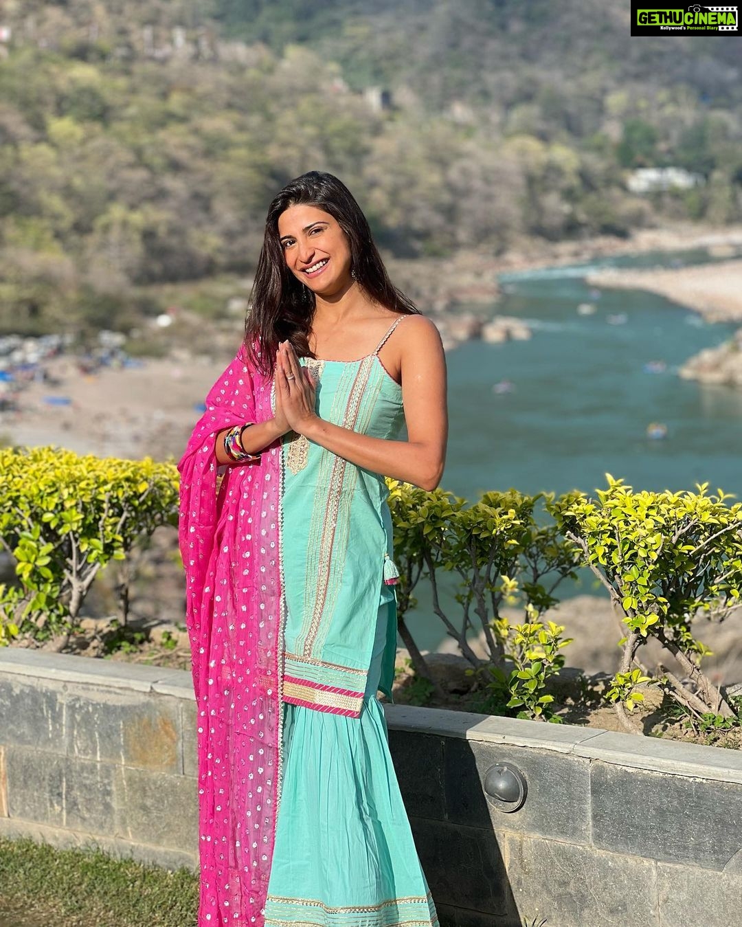 Aahana Kumra Instagram - Baisakhi Di Lakh Lakh Vadhaiyaan 🌞🌸🌾🫶💕🙏 #happybaisakhi . . . . #baisakhi #aahanakumra #harvestseason #harvest #harvesting #sun #summer Rishikesh ऋषिकेश