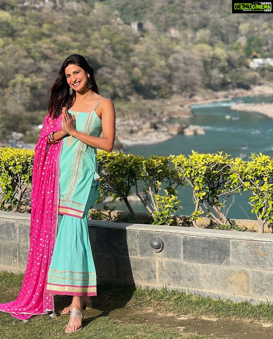 Aahana Kumra Instagram - Baisakhi Di Lakh Lakh Vadhaiyaan 🌞🌸🌾🫶💕🙏 #happybaisakhi . . . . #baisakhi #aahanakumra #harvestseason #harvest #harvesting #sun #summer Rishikesh ऋषिकेश