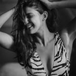 Aahana Kumra Instagram - 🖤🦓🖤🦓 #saturdaymusings 📸 by : @harpreetbachher . . . . #blackandwhitephotography #portrait #portrait #blackandwhite #aahanakumra #saturday #saturdaze #saturdate #weekend India