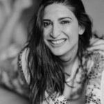Aahana Kumra Instagram - She sees in black and white Thinks in grays Loves in Color 🎵🦓🖤🐼 #throwbackthursday 📸 by : @harpreetbachher . . . . #thursday #thursdays #thursdaymotivation #aahanakumra #thursdaymotivation #thursdaythoughts #thursdayvibes #throwback India