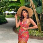 Aahana Kumra Instagram - 🦀❤️🍷❣️💃🍒🍉🦐🦞 Celebrating the Color of love ❣️ #saturdate . . . . #maldives #maldivesislands #birthday #love #red #coloroflove #birthdaygetaway #birthdaygirl #aahanakumra Finolhu Baa Atoll