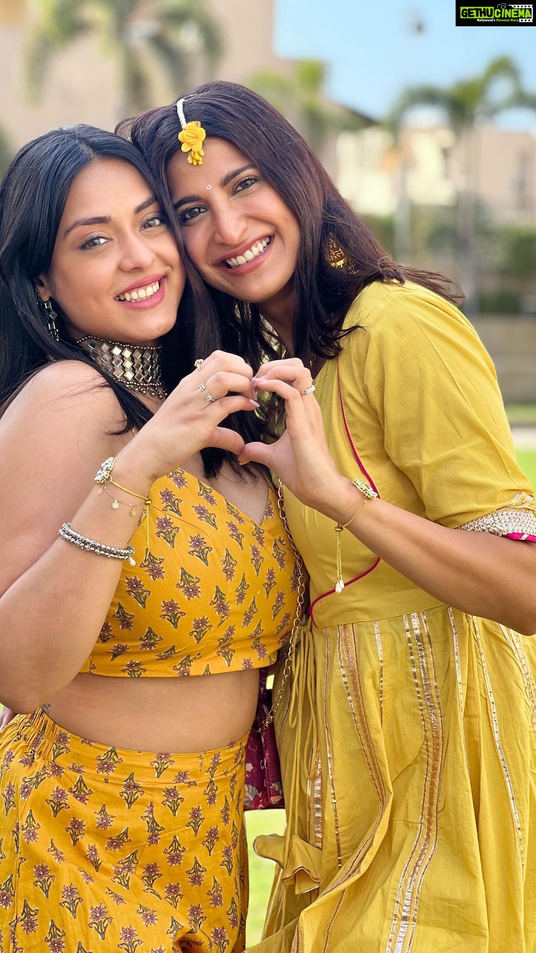 Aahana Kumra Instagram - How can we attend a wedding and not dance to this trend!? ๐ธ๐ผ๐ธ๐ผ #saturdate #trendingreels . . . . #trending #saturday #saturdaze #saturdaymood #saturdayvibes #trendingsongs #trendingaudio #reelsinstagram #reelsvideo #reelsindia #aahanakumra