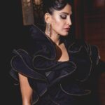 Aahana Kumra Instagram - Wednesday came on a Friday 🖤🖤🖤🖤 #fashion #fashiondiaries . . . . #showstopper #fashion #fashionista #aahanakumra #friday #friyay #fridaymood #blackfriday Delhi, India