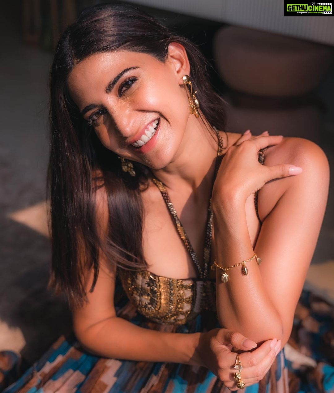 Aahana Kumra Instagram - Saturdate much 🌻🙃🌻🙃 #saturdate . . . . #saturday #sunshinegirl #sunshine #aahanakumra #portrait #portraitphotography Jaipur, Rajasthan