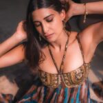 Aahana Kumra Instagram - Saturdate much 🌻🙃🌻🙃 #saturdate . . . . #saturday #sunshinegirl #sunshine #aahanakumra #portrait #portraitphotography Jaipur, Rajasthan