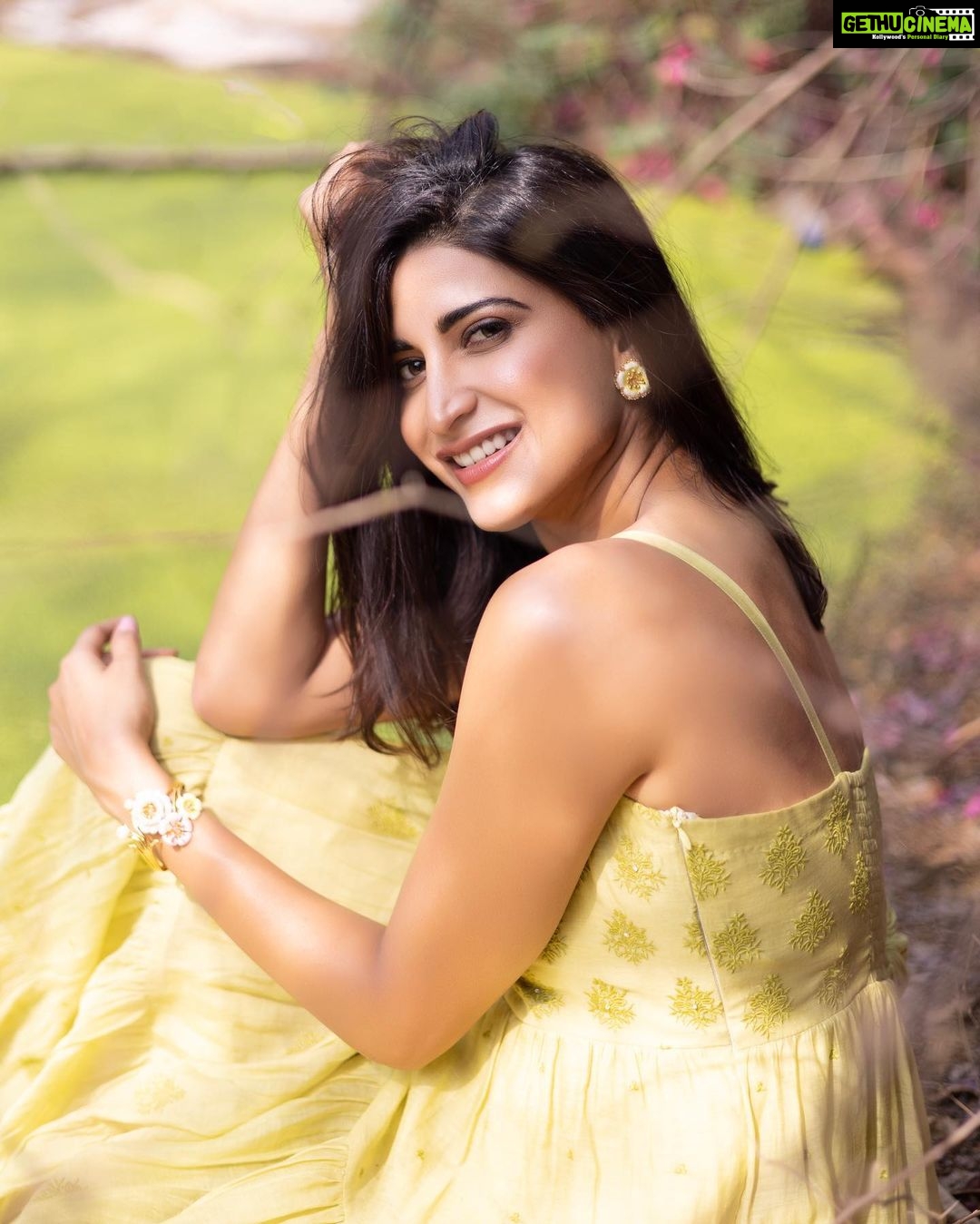 Aahana Kumra Instagram - The endless days of Summer 🍃🌞🌿🦚 Photography @yashjangidphotography Styling @abhimanyusinghtomarr Hair & Make up: @omsenmakeup Outfit : @gazalmishraofficial . . . . #photoshoot #jaipur #rajasthan #photography #aahanakumra #wednesday #wedensdaywisdom Jaipur - The pink city