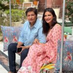 Aahana Kumra Instagram - Rani saa 🌸🌸🌸🌸 Thank you @narendra.bhawan.bikaner for making mom and dad’s trip the best 💕🥂🐫🏜️ #waybackwednesday #familyiseverything #familytime #lafamilia . . . . 📍 @narendra.bhawan.bikaner . . #wednesday #aahanakumra #weekendgetaway #weekend #weekendvibes #sareelover #saree #sareenotsorry #travelogue #travelphotography #rajasthan #binaker #narendrabhawan Narender Bhavan, Bikaner