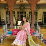 Aahana Kumra Instagram - Rani saa 🌸🌸🌸🌸 Thank you @narendra.bhawan.bikaner for making mom and dad’s trip the best 💕🥂🐫🏜️ #waybackwednesday #familyiseverything #familytime #lafamilia . . . . 📍 @narendra.bhawan.bikaner . . #wednesday #aahanakumra #weekendgetaway #weekend #weekendvibes #sareelover #saree #sareenotsorry #travelogue #travelphotography #rajasthan #binaker #narendrabhawan Narender Bhavan, Bikaner