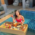 Aahana Kumra Instagram - Favourite time of the day!!! 🌞🌞 Favourite meal of the day!! 🥐🌸☕️ And it came floating in tray!! Hurray!!! 🫶🤸‍♀️🌞🌸😻🐝🌻🥐☕️🥞🧘‍♀️🥨🥪🍳 @thewestinhimalayas 💕🌼🧘‍♀️ #floatingbreakfast #breakfastfordivas #breakfast . . . . #latergram #breakfastforchampions #floatingbreakfast #breakfastideas #breakfasttime #floating #aahanakumra #weekendgetaway #sunday #sundayfunday #sundate #sundaybreakfast The Westin Resort & Spa, Himalayas