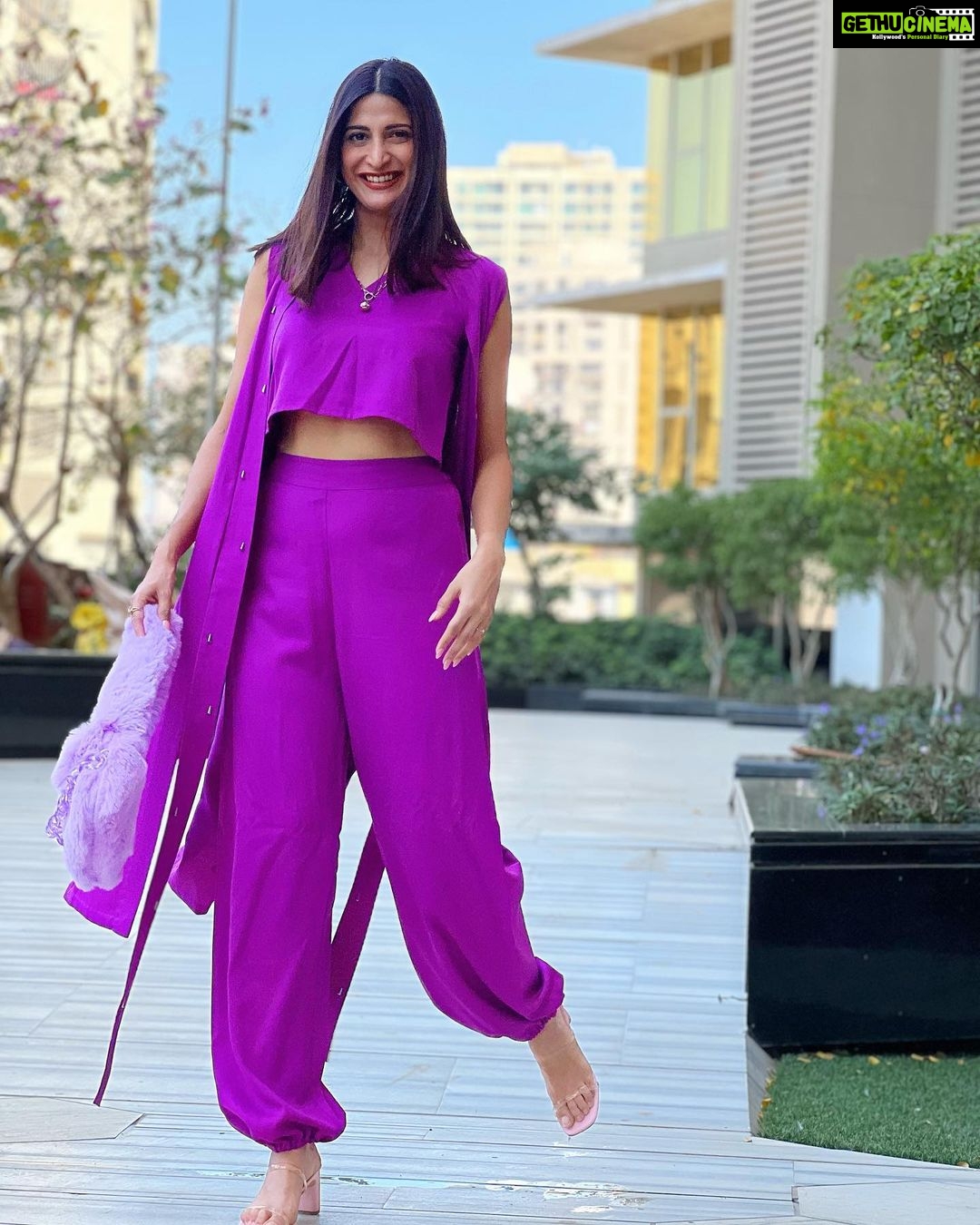 Aahana Kumra Instagram - Purple hearts ๐๐๐๐ฆ๐ฆ๐ฆ๐ฆ #mondaymorning . . . . #monday #purple #mondaymotivation #mondaymood #mondayblues #aahanakumra Mumbai - เคฎเฅเคเคฌเค