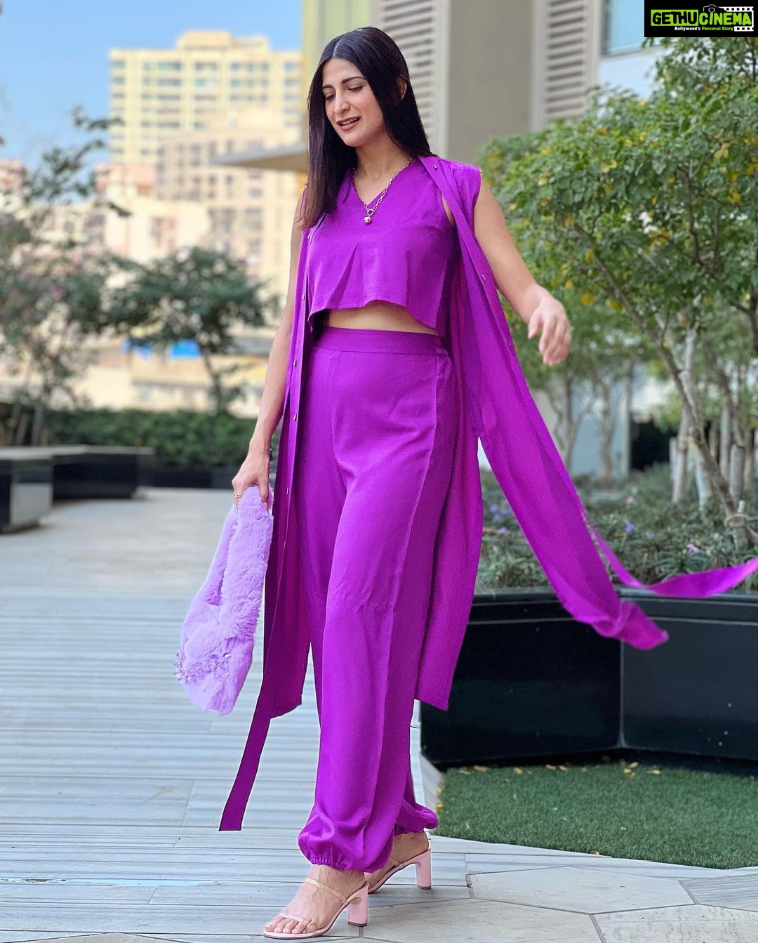 Aahana Kumra Instagram - Purple hearts ๐๐๐๐ฆ๐ฆ๐ฆ๐ฆ #mondaymorning . . . . #monday #purple #mondaymotivation #mondaymood #mondayblues #aahanakumra Mumbai - เคฎเฅเคเคฌเค