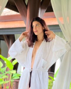 Aahana Kumra Instagram - Relax. Refresh. Recharge 🌸💕🫶
#weekendgetaway 
.
.
.
.
#friday #friyay #fridaymood #fridayfeeling #spaday #spa