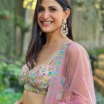 Aahana Kumra Instagram - Leaving a little sparkle where ever i go 🌸💕🌞🌸 #tuesdaymotivation . . . . #tuesday #tuesdaythoughts #aahanakumra #weddingphotography #wedding #indianoutfit #lehenga Mumbai - मुंबई