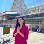 Aahana Kumra Instagram - Gratitude and only gratitude! 🙏🙏 Happy Pongal, Happy Makar Sankranti and Happy Lohri to everyone celebrating!! 🪁🥮🌾💕🌸🌿🌼🌺🌞 #happypongal #happymakarsankranti A big thank you @adityathackeray and Milind sir for this wonderful darshan! Gratitude 🙏 . . . . #tirupati #tirupatibalajitemple #tirupatibalaji #pongal #indianfestival #india #incredibleindia #festivalseason #family #familyiseverything #lohri #makarsankranti #pongal #festivalsofindia #gratitude #prayers Tirupathi Venkateshwara Temple