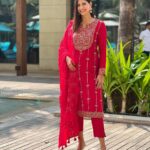 Aahana Kumra Instagram - Wedding season lewks part deux 🌸💕🫶 (Iykyk) 🤣😜😋 #shaadiseason #weddingseason . . . . #sunday #indianoutfit #sundayvibes #sundayfunday #sundaybumday #wedding #aahanakumra Mumbai - मुंबई