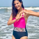 Aahana Kumra Instagram - My super power : Just keep swimming! 👙🏊‍♀️🌞🌸🐠🐳🤽‍♀️🦩🦦🦭🦀🍉 #flashbackfriday . . . . #poolbaby #poolparty #poolvibes #pooltime #swim #swimmingpool #swimming #swimwear #bikini #trendingreels #reelsinstagram #reelsvideo #reelitfeelit