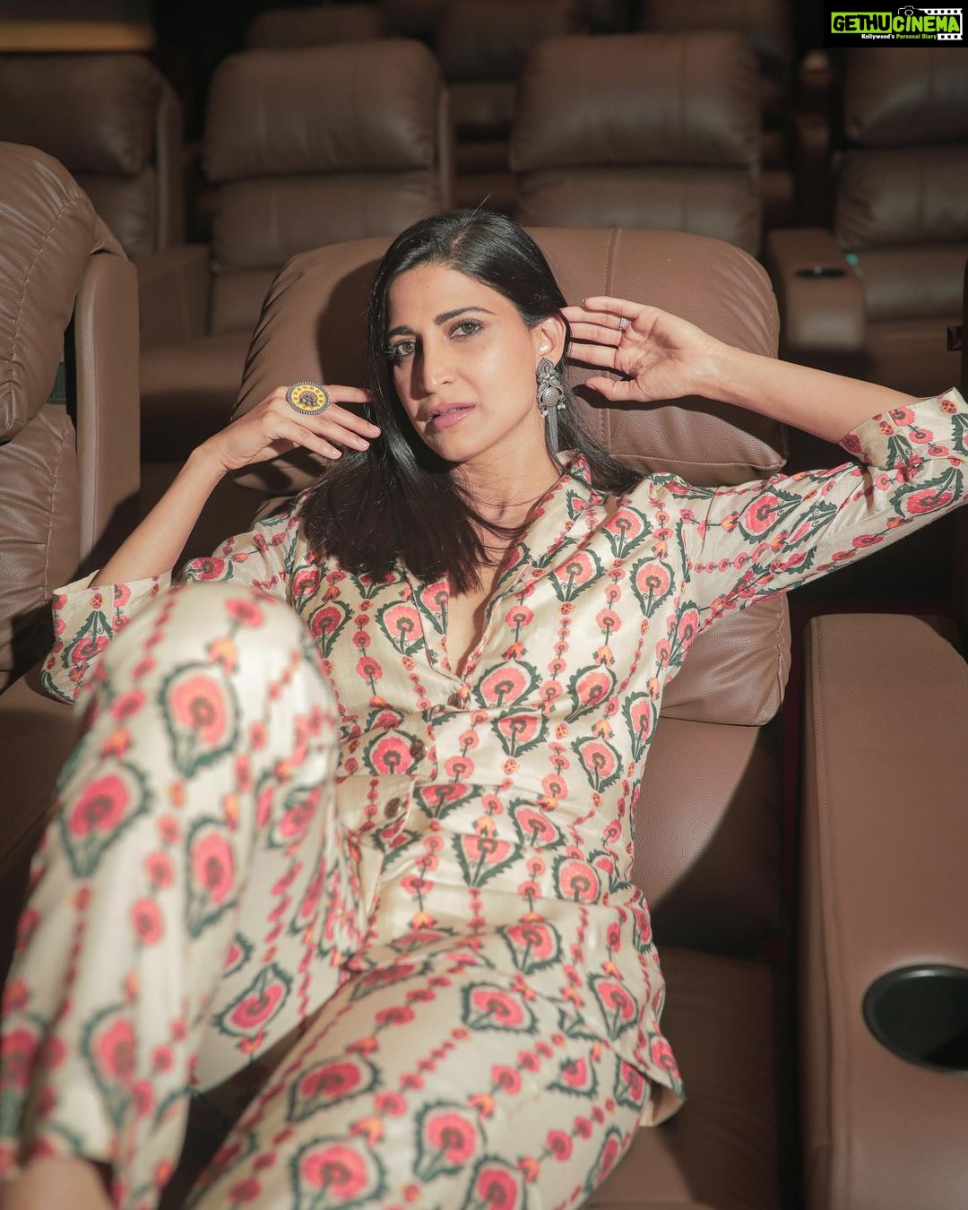 Aahana Kumra Instagram - Boss lady always đ¯đââī¸ Styling : @juhi.ali Make up and hair : @omni_thakkar Photos by : @rohitmalekar1 #thursdaythoughts . . . . #thursday #thursdayvibes #thursdaymotivation #aahanakumra #bosslady #photoshoot Mumbai - ā¤ŽāĨā¤ā¤Ŧā¤