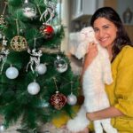 Aahana Kumra Instagram - Christmas is here and preparations are in full swing 🎄🥂🍾❤️🍷😻🐾 #merrychristmas #throwbackthursday . . . . #christmastree #christmasprep #christmas #mushu #catsofinstagram #cats #catparents #catstagram #aahanakumra #love #throwback #thursday Mumbai - मुंबई