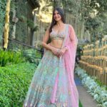 Aahana Kumra Instagram - It’s shaadi season 🌸😘🫶💕🌞🎀🌻🦩♾️🌼 Lehenga : @kaaishabyshalini Earrings : @kushalsfashionjewellery Styling by : @juhi.ali Make up by : me 🌸😘 . . . . #weddingseason #wedding #indianwedding #weddingdecor #lehenga #weddingfestivities #aahanakumra #wednesday #pinkwednesday Mumbai - मुंबई