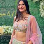 Aahana Kumra Instagram - It’s shaadi season 🌸😘🫶💕🌞🎀🌻🦩♾️🌼 Lehenga : @kaaishabyshalini Earrings : @kushalsfashionjewellery Styling by : @juhi.ali Make up by : me 🌸😘 . . . . #weddingseason #wedding #indianwedding #weddingdecor #lehenga #weddingfestivities #aahanakumra #wednesday #pinkwednesday Mumbai - मुंबई