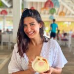 Aahana Kumra Instagram - Dear Maldives,🇲🇻 Discount please! 💰 Featuring Yeasinah from Maldives 😂 🫶🦀😂🐬👹👙🌸🥂🌞🏖️🌴🐚 #trendingreels #trending . . . . #aahanakumra #maldives #beach #sand #sun #sunshine #beachholiday #beachholidaysarethebest #birthdaygetaway #getaway #trendingsongs #trending #trendingnow Maldives, Baa Atoll
