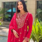 Aahana Kumra Instagram - Wedding season lewks part deux 🌸💕🫶 (Iykyk) 🤣😜😋 #shaadiseason #weddingseason . . . . #sunday #indianoutfit #sundayvibes #sundayfunday #sundaybumday #wedding #aahanakumra Mumbai - मुंबई