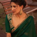 Aahana Kumra Instagram - New Year’s resolution : read more 💁‍♀️🦚📔👩‍🏫💚🪲 Styling : @juhi.ali Make up and hair : @shrushti_birje Managed by : @suchijaggi . . . . #indianoutfit #sareenotsorry #sareelover #indian #aahanakumra #tuesday #tuesdaymotivation Goa