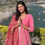 Aahana Kumra Instagram - Har Ghar Gange🏞️💕🫶🌸☀️ Har Har Gange 🏞️💕🫶🌸☀️ #tuesdaymotivation #harhargange . . . . #rishikesh #ganga #ganges #spirituality #spiritual #uttarakhand #aahanakumra #tuesday #tuesdays #tuesdayvibes #tuesdaythoughts