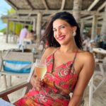 Aahana Kumra Instagram - 🦀❤️🍷❣️💃🍒🍉🦐🦞 Celebrating the Color of love ❣️ #saturdate . . . . #maldives #maldivesislands #birthday #love #red #coloroflove #birthdaygetaway #birthdaygirl #aahanakumra Finolhu Baa Atoll