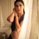 Aahana Kumra Instagram - Filmfare eve ✨💜💫 @filmfare @jiteshpillaai Outfit- @ambikalal Earrings - @shobhashringar Rings - @goldsmiths_jewellery Heels- @rossobrunelloofficial Photos by : @karanhenry Styled by - @juhi.ali Make up - @madhura_makeupnhair Hair - @nargis9052 Special shout-out : @harpreetbachher #filmfareawards . . . . . #awardsnight #filmfare #bollywood #indiancinema #cinema #awards #redcarpet #redcarpetready #redcarpetstyle #redcarpetfashion Mumbai - मुंबई