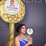 Aashika Padukone Instagram - Extremely honoured to receive Uttama Kathanayaki BEST ACTRESS @zeetelugu Kutumbam Awards 2022. Special Thanks to my Trinayani team for always being my roots and my wings and all my wonderful fans who have helped me get here 🫶🏻 #zeetelugu #zeetelugukutumbamawards2022 #trinayani #zee #zee5telugu