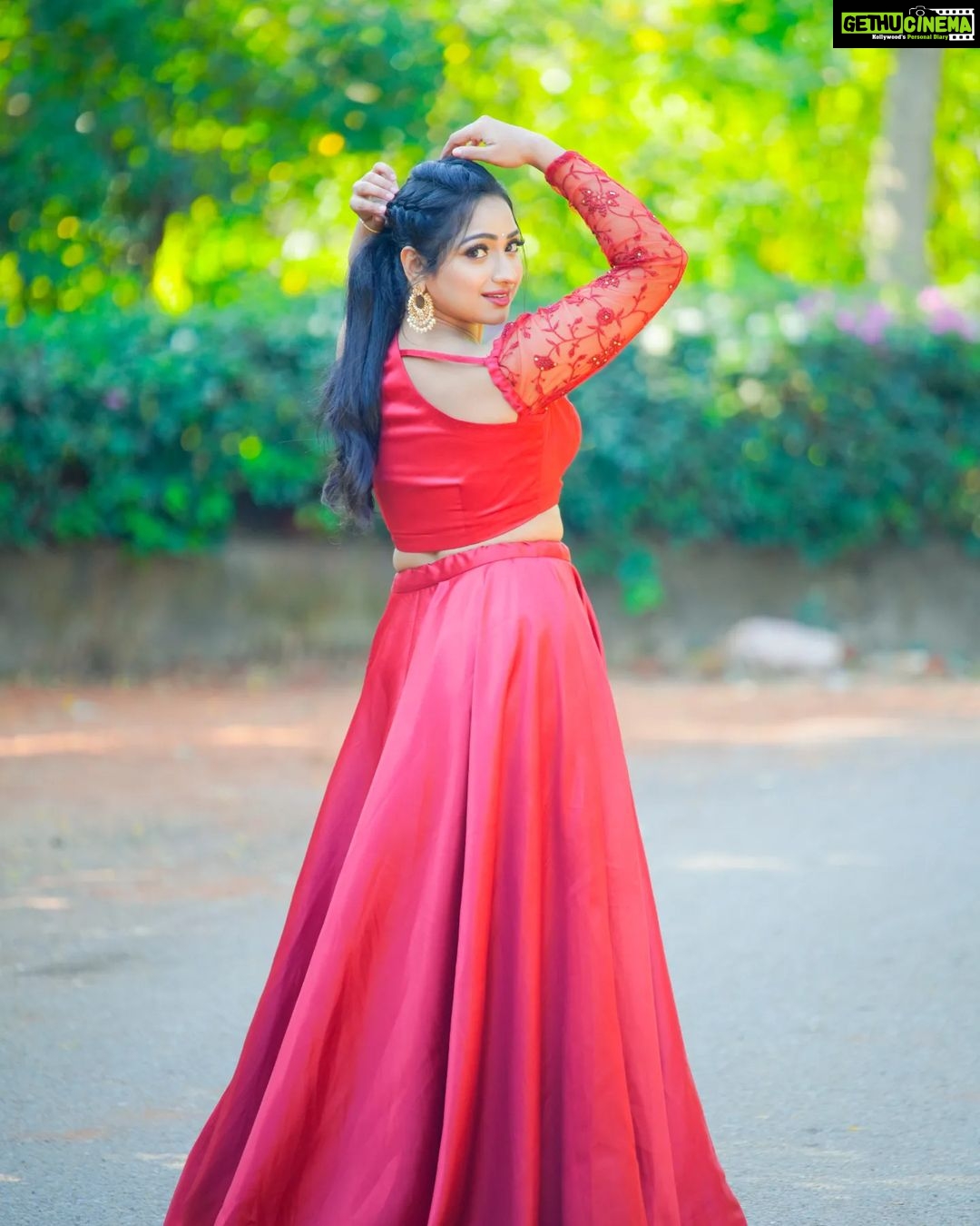Aashika Padukone Instagram - Hey Alexa Play #Inthandham ❤️ In Frame Gorgeous @ashikapadukone_official ✨️🤩 Captured by 📸@paulino_pictures #zee5telugu #zeetelugu #ashika #ashikapadukone #trinayani #teluguserialactress #teluguserials #teluguhotactress #tollywood #telugucelebrities