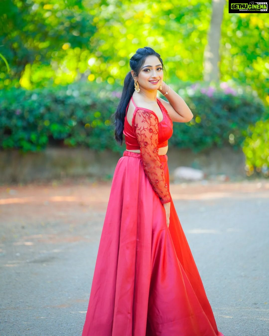 Aashika Padukone Instagram - Hey Alexa Play #Inthandham ❤️ In Frame Gorgeous @ashikapadukone_official ✨️🤩 Captured by 📸@paulino_pictures #zee5telugu #zeetelugu #ashika #ashikapadukone #trinayani #teluguserialactress #teluguserials #teluguhotactress #tollywood #telugucelebrities
