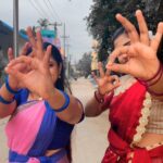 Aashika Padukone Instagram - Crazy fun during shoot 😂 #maari #trinayani #zeetamizh #tamil #zeetelugu #ashikapadukone #chennai #saira #sreeja #shoot