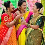 Aashika Padukone Instagram - When fake candids become real candids🤪🥰 @sidshnu @sri_satya_ #trinayani #nayani #sumana #hasini #shoot #seemantam #reelnotreal #kodalu #colours #sarees #pattu #function #traditional #ashikapadukone #srisatya #vishnupriya #sidshnu
