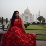 Aashika Padukone Instagram - Don’t buy me roses, just make me be your flower 🌺 Tajmahal