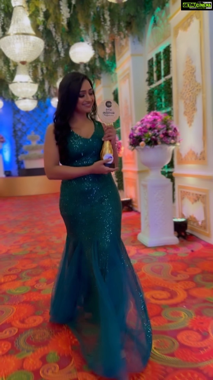 Aashika Padukone Instagram - Indeed a powerful start to this year. Thankyou @zeetamizh for this wonderful opportunity and lots of love to the people of tamilnadu for this unbelievable response. ♥️ #maari #zeetamizh #zeetamizhkudumbavirudhugal2022 #awards #zeeawards #zee #2022 #ashikapadukone